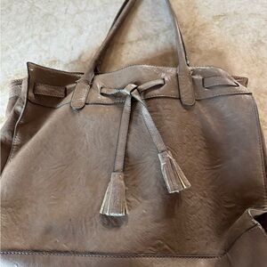 Elegant Bueno Tan Leather Tote Bag